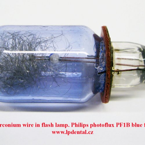 Zirkonium - Zr - Zirconium wire in flash lamp. Philips photoflux PF1B blue flash bulbs (4 bulbs)1.jp