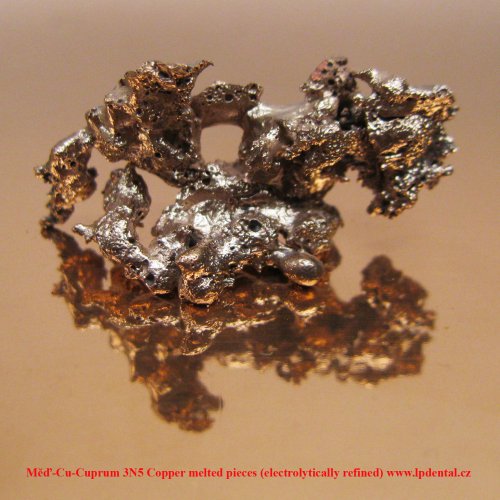 Měď-Cu-Cuprum 3N5 Copper melted pieces (electrolytically refined) 1.jpg