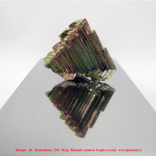 Bismut - Bi - Bismuthum 3N5 18,4g Bismuth rainbow bright crystal.png