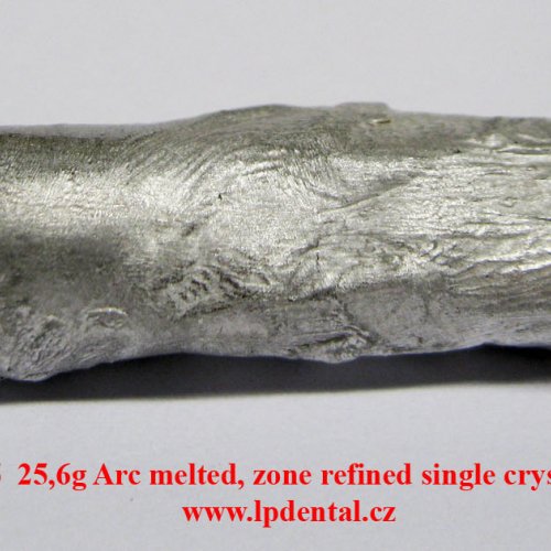 Indium - In - Indium 4N5  25,6g Arc melted, zone refined single crystal. Sample-etched surface. 2.jp