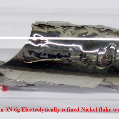 Nikl-Ni-Niccolum 3N 6g Electrolytically refined Nickel flake.jpg