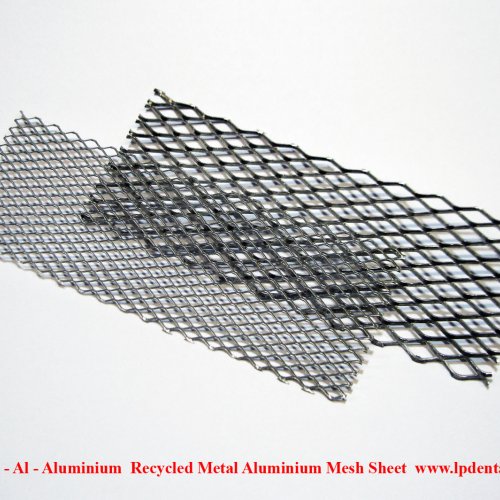 Hliník - Al - Aluminium  Recycled Metal Aluminium Mesh Sheet.jpg