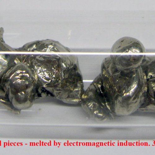 Nikl - Ni - Niccolum Nickel pieces - melted by electromagnetic induction. 3N8  18,35g.jpg