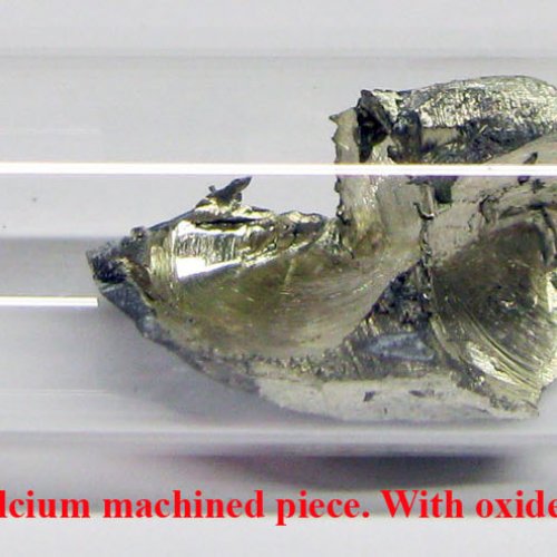 Vápník-Ca-Calcium 2N8 1g Calcium machined piece. With oxide-free surface..jpg