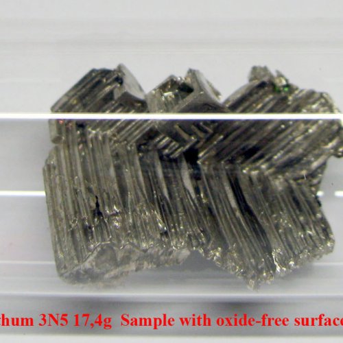 Bismut - Bi - Bismuthum 3N5 17,4g  Sample with oxide-free surface..jpg