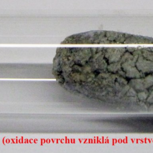 Draslík - K - Kalium 1N8  Potassium metal pellets with oxide surface in oil
