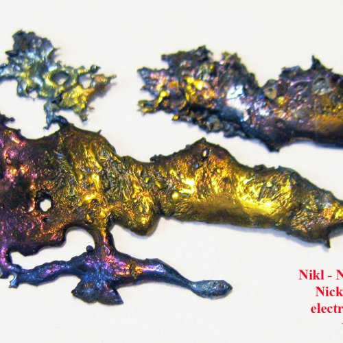 Nikl - Ni - Niccolum  3N5   2,9g   Nickel piece sample - melted by electromagnetic induction/colored