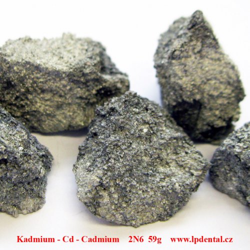 Kadmium - Cd - Cadmium Metal crystallie fragments pieces with oxid sufrace.