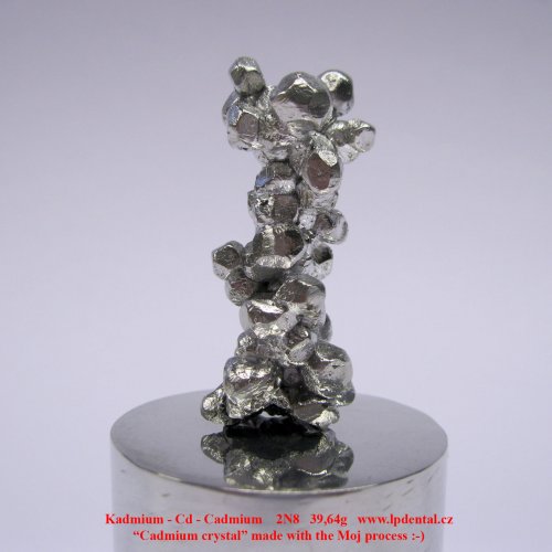 Kadmium-Cd-Cadmium crystal made with the Moj process. Metal Cylinder Rod