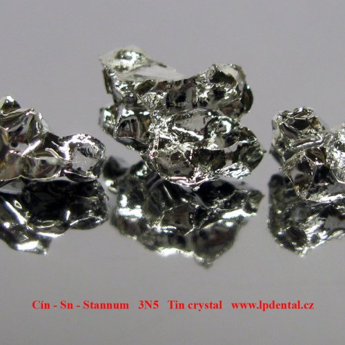 Cín - Sn - Stannum   3N5   Tin crystals 2.jpg