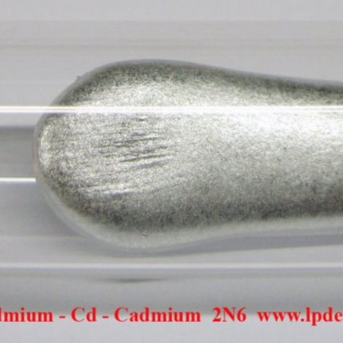 Kadmium - Cd - Cadmium 2N6 Melted pellets. Sample with oxide -free sufrace.