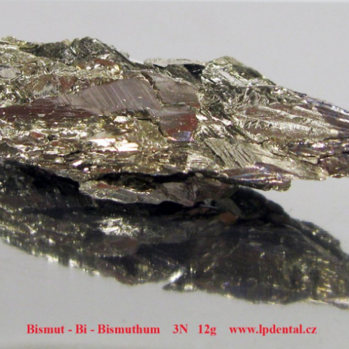 Bismut - Bi - Bismuthum - Crystal of bismuth