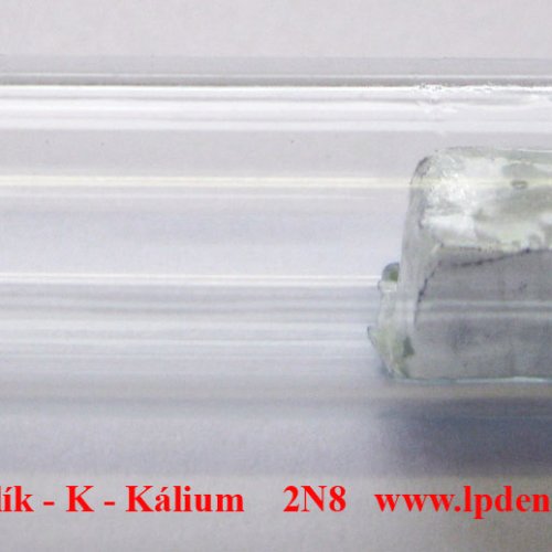 Draslík - K - Kálium  .Brick of potassium