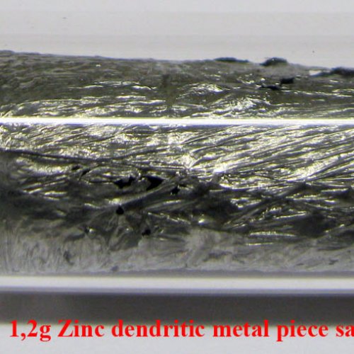 Zinek - Zn - Zincum 4N  1,2g Zinc dendritic metal piece sample.jpg