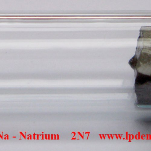 Sodík - Na - Natrium   Brick of sodium.